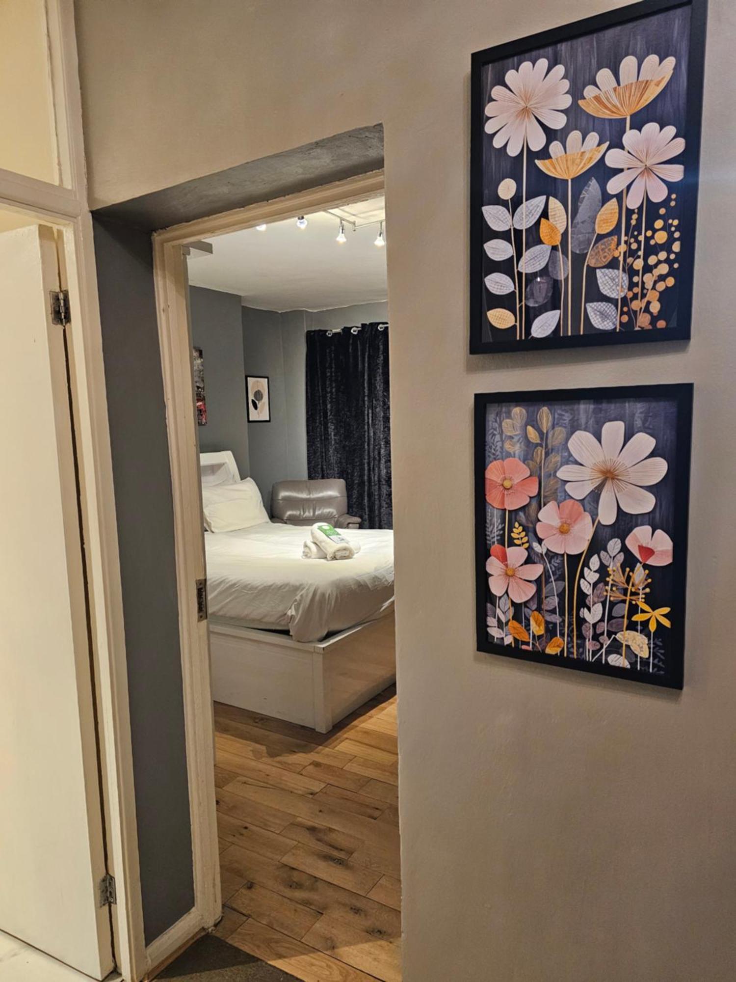 Umbrella Woolwich Homestay