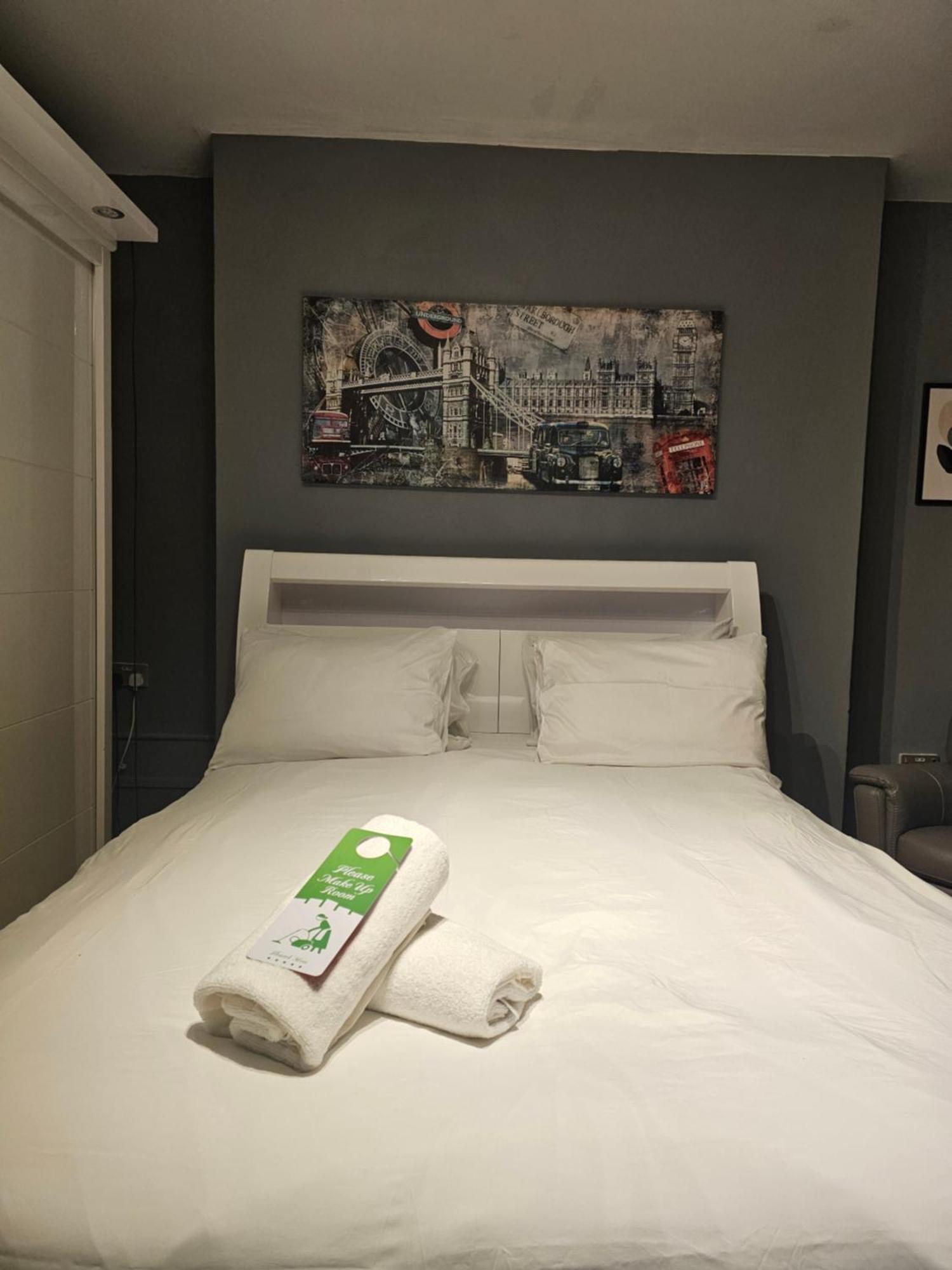 Umbrella Woolwich Homestay *